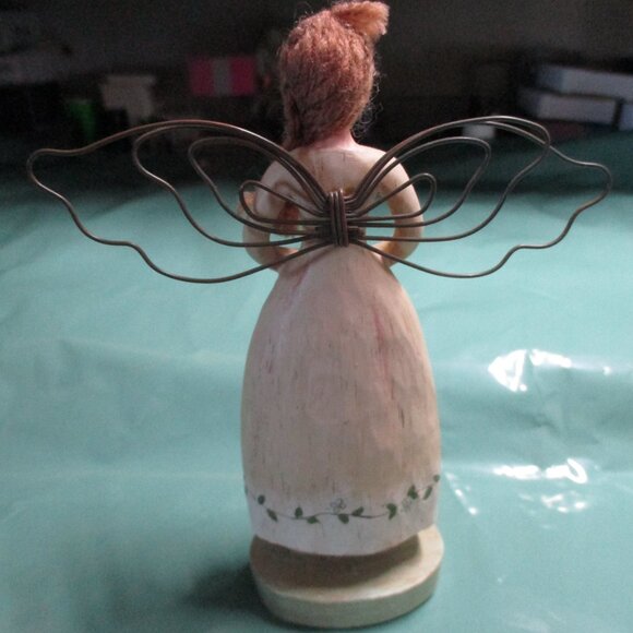 Country Gatherings 21439 Peace and Plenty Angel Figurine - Picture 5 of 8